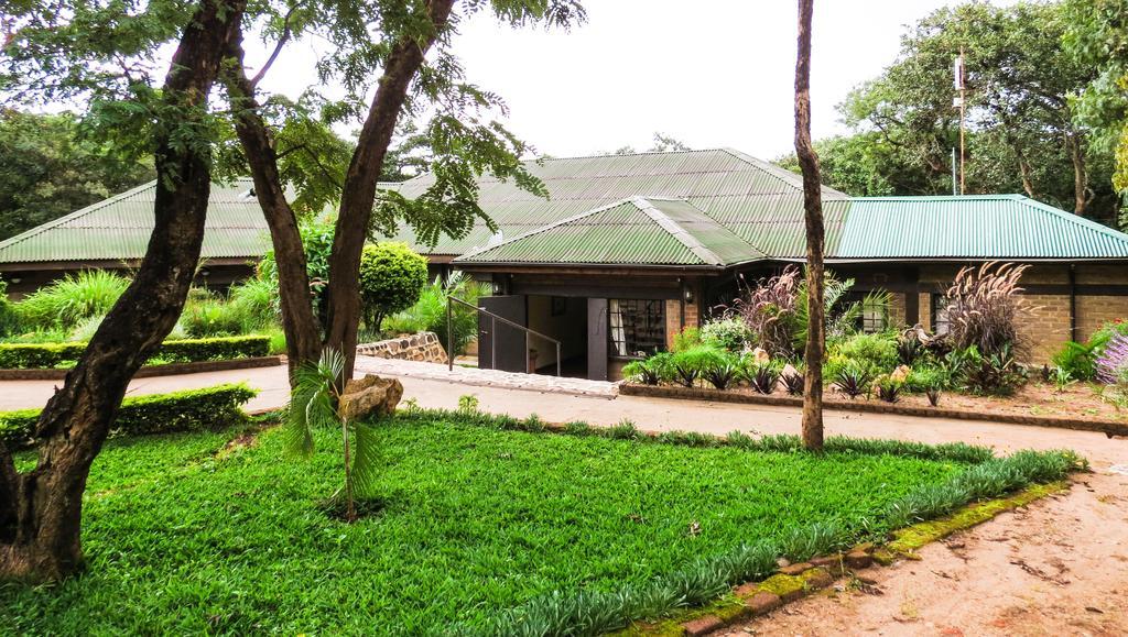 Woodlands Lilongwe Hotel Екстериор снимка