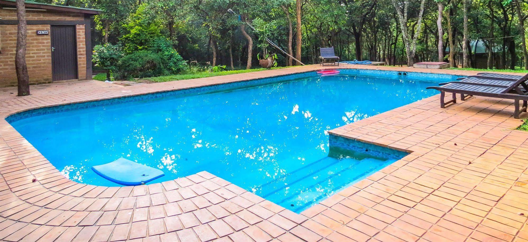 Woodlands Lilongwe Hotel Екстериор снимка