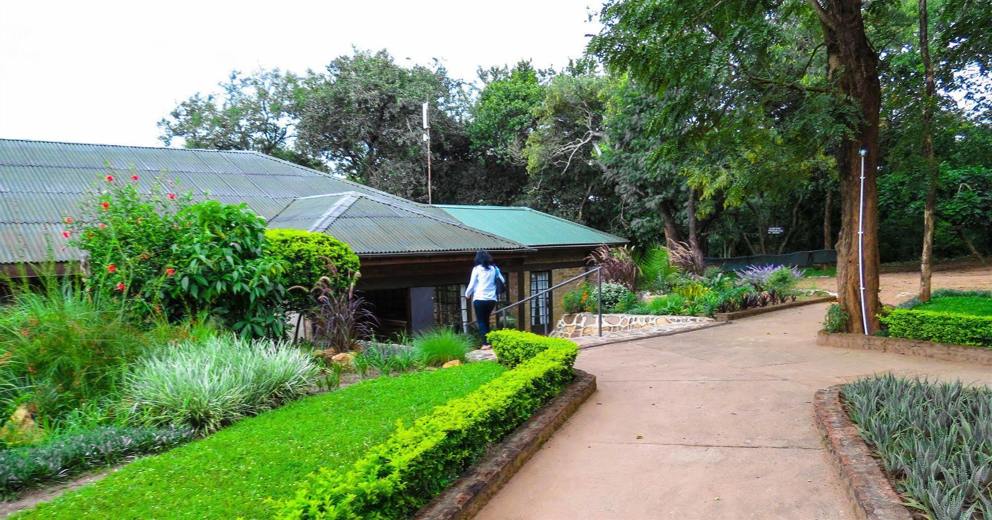 Woodlands Lilongwe Hotel Екстериор снимка