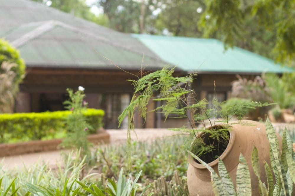 Woodlands Lilongwe Hotel Екстериор снимка